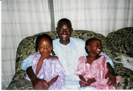ASSANE et  ses deux soeurs